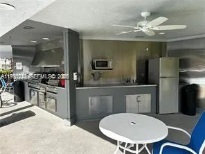 411 S Hollybrook Drive #105