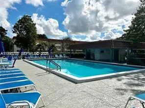 411 S Hollybrook Drive #105