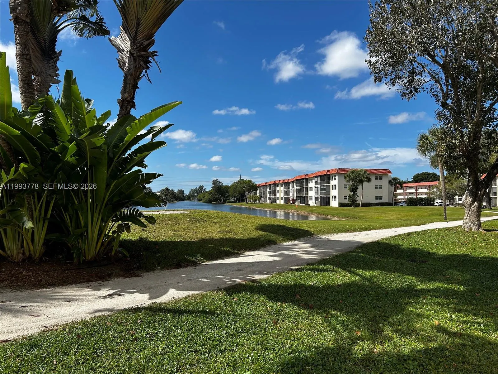 411 S Hollybrook Drive #105