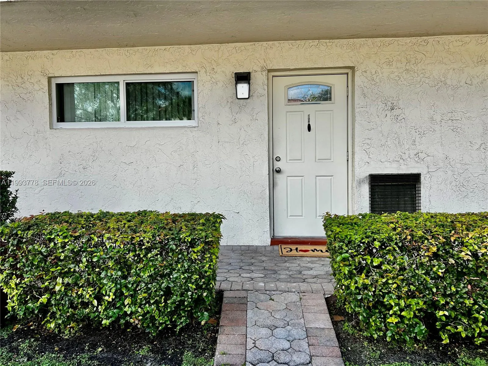 411 S Hollybrook Drive #105