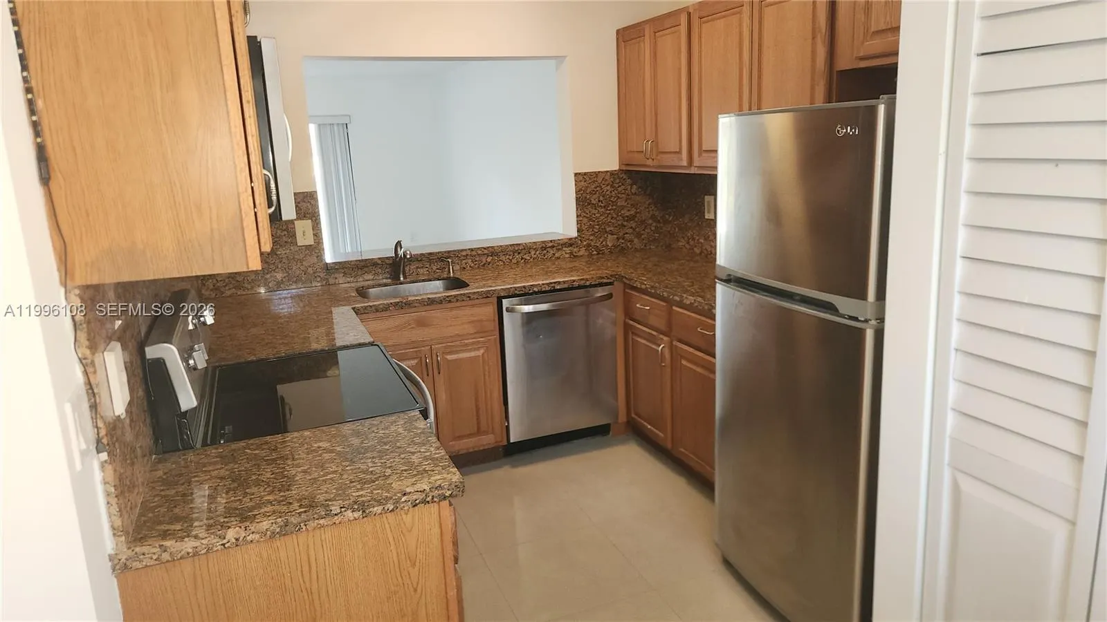 210 E Palm Circle E