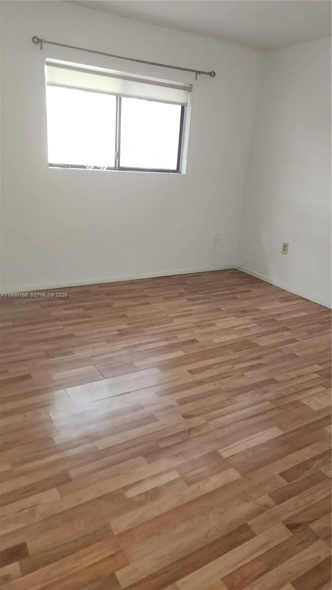 210 E Palm Circle E