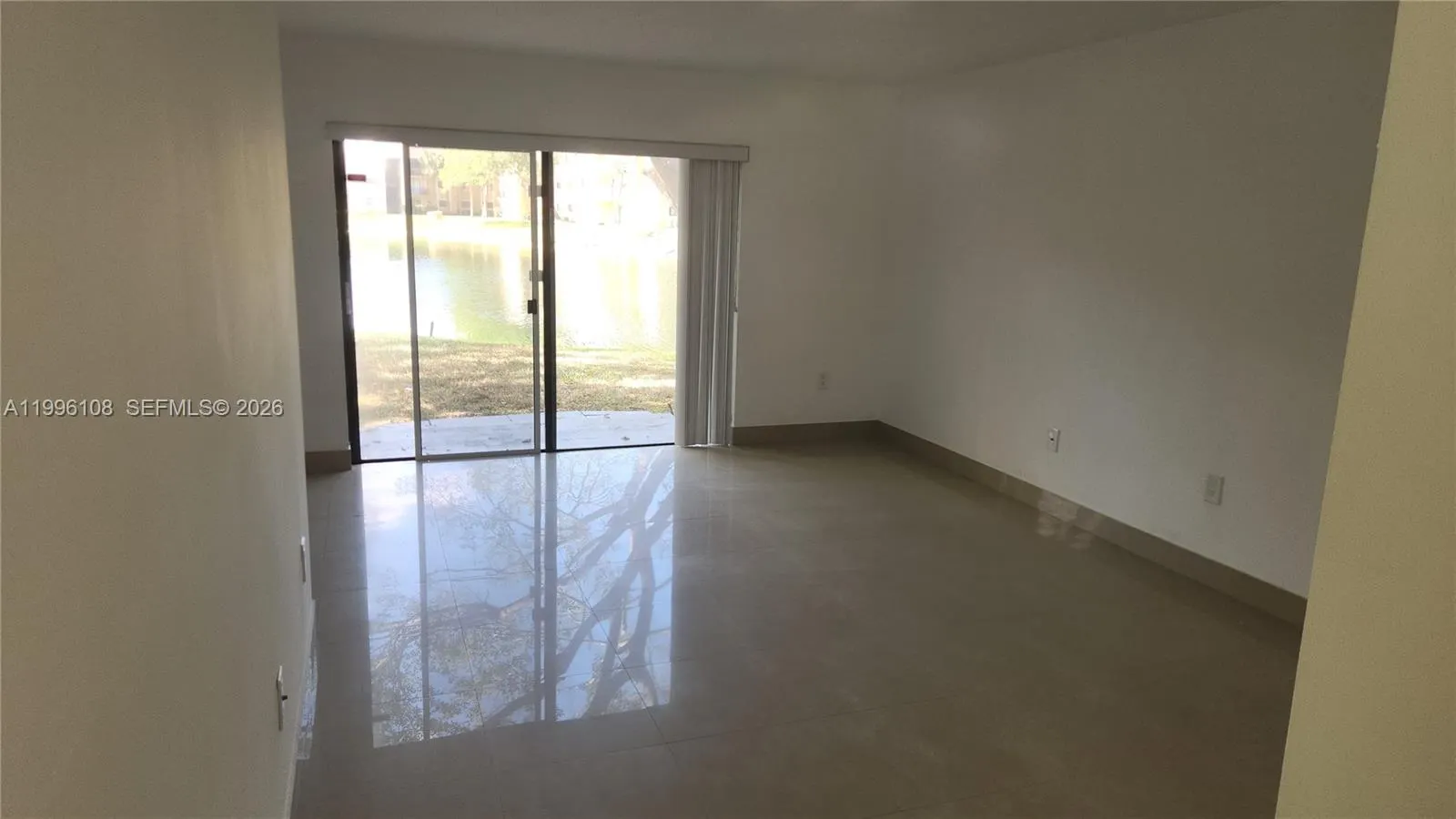 210 E Palm Circle E