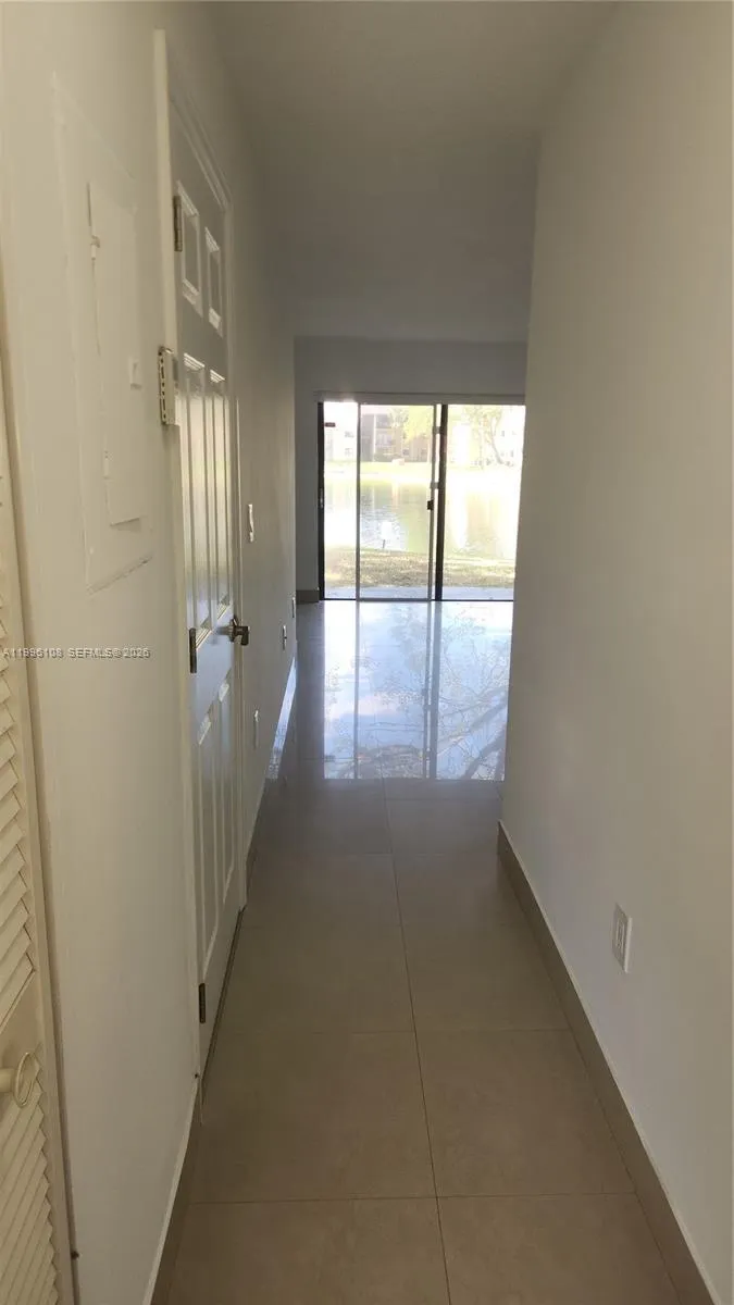 210 E Palm Circle E