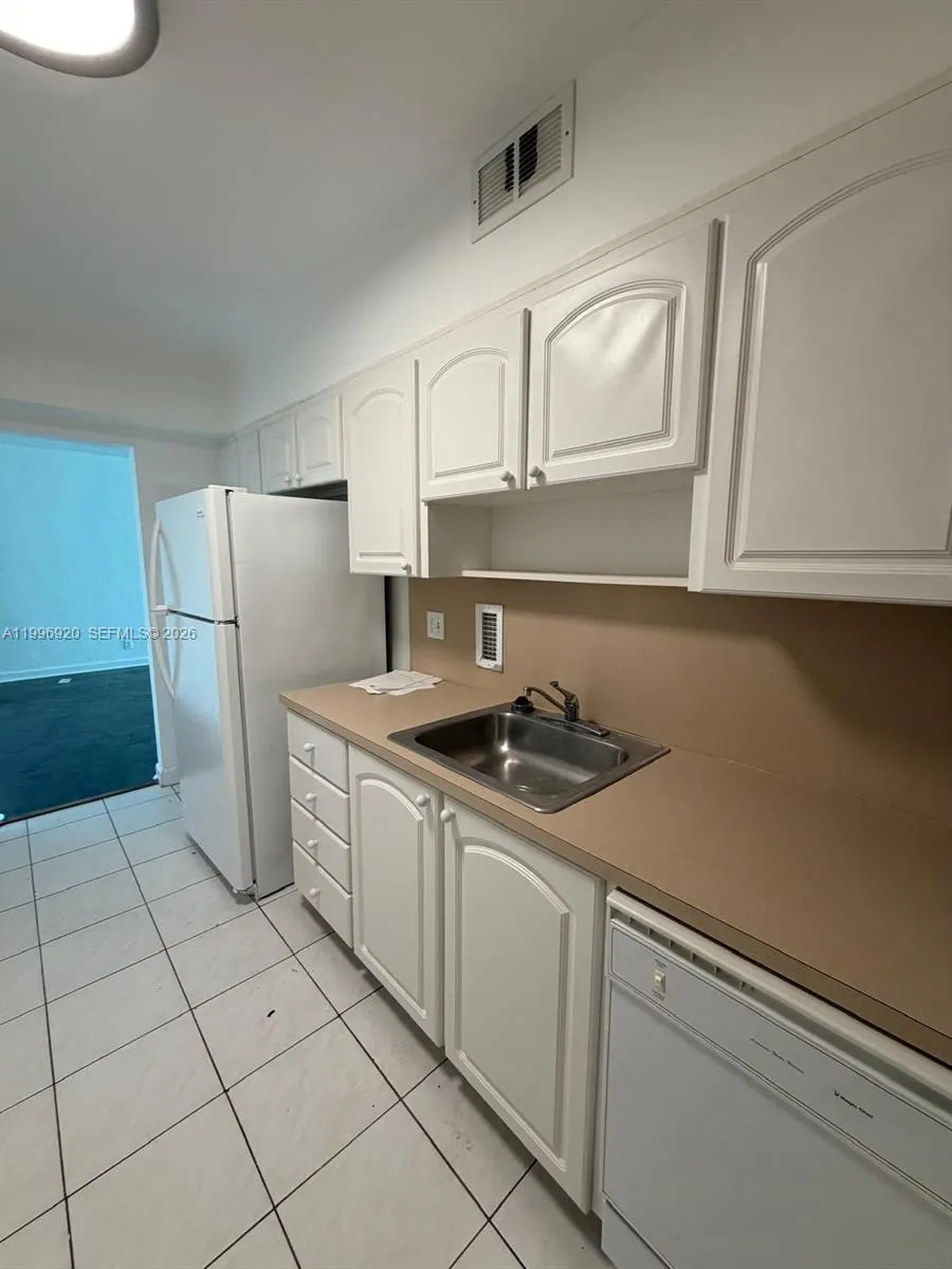 4001 S Ocean Drive #4H