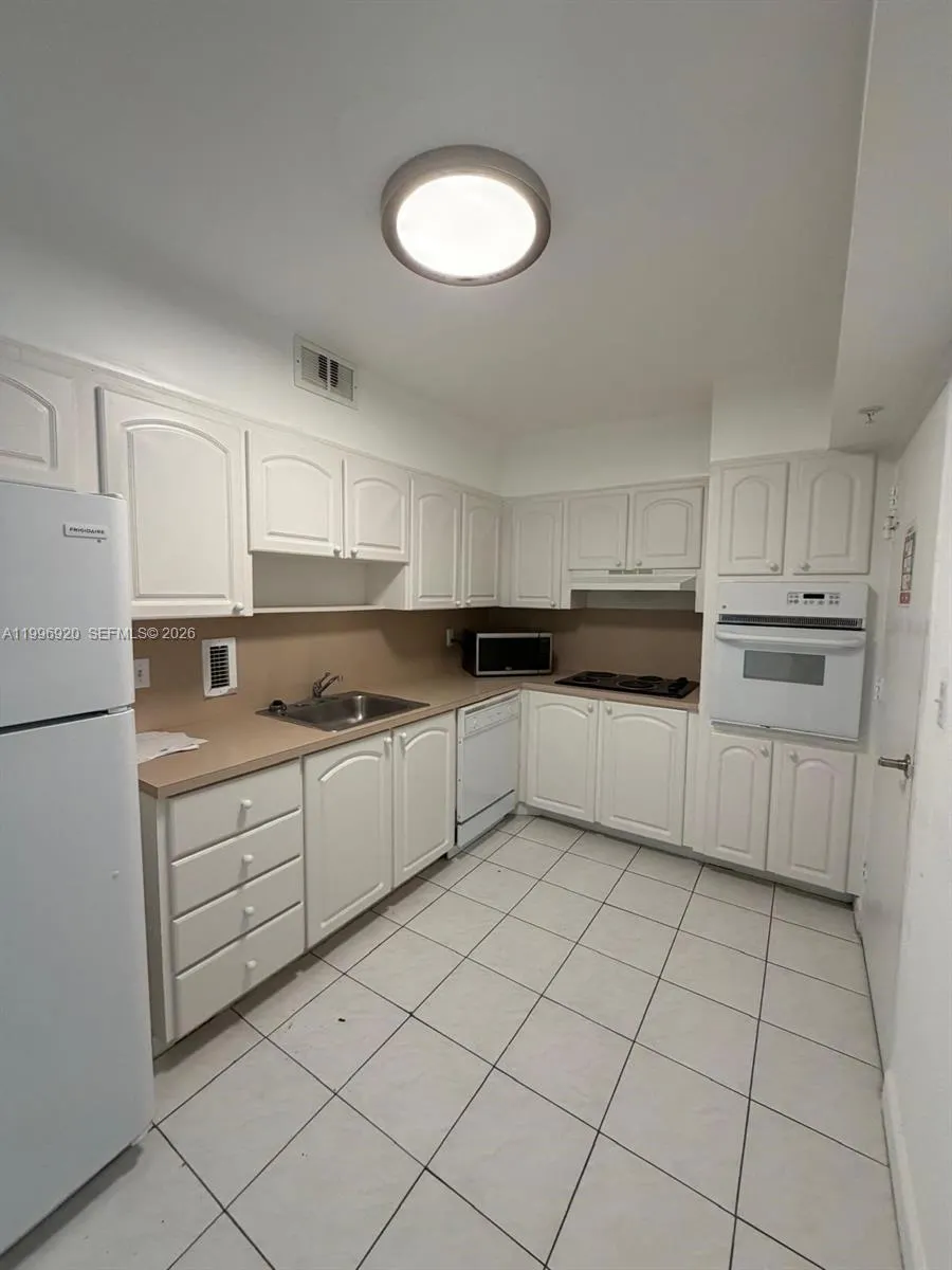 4001 S Ocean Drive #4H