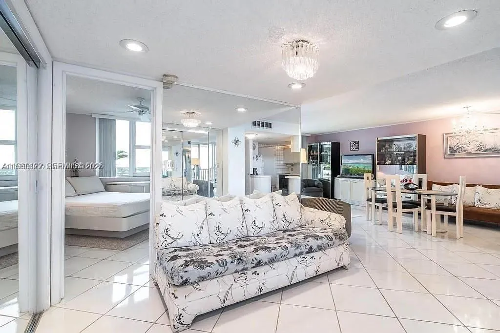 2030 S Ocean Drive #1903