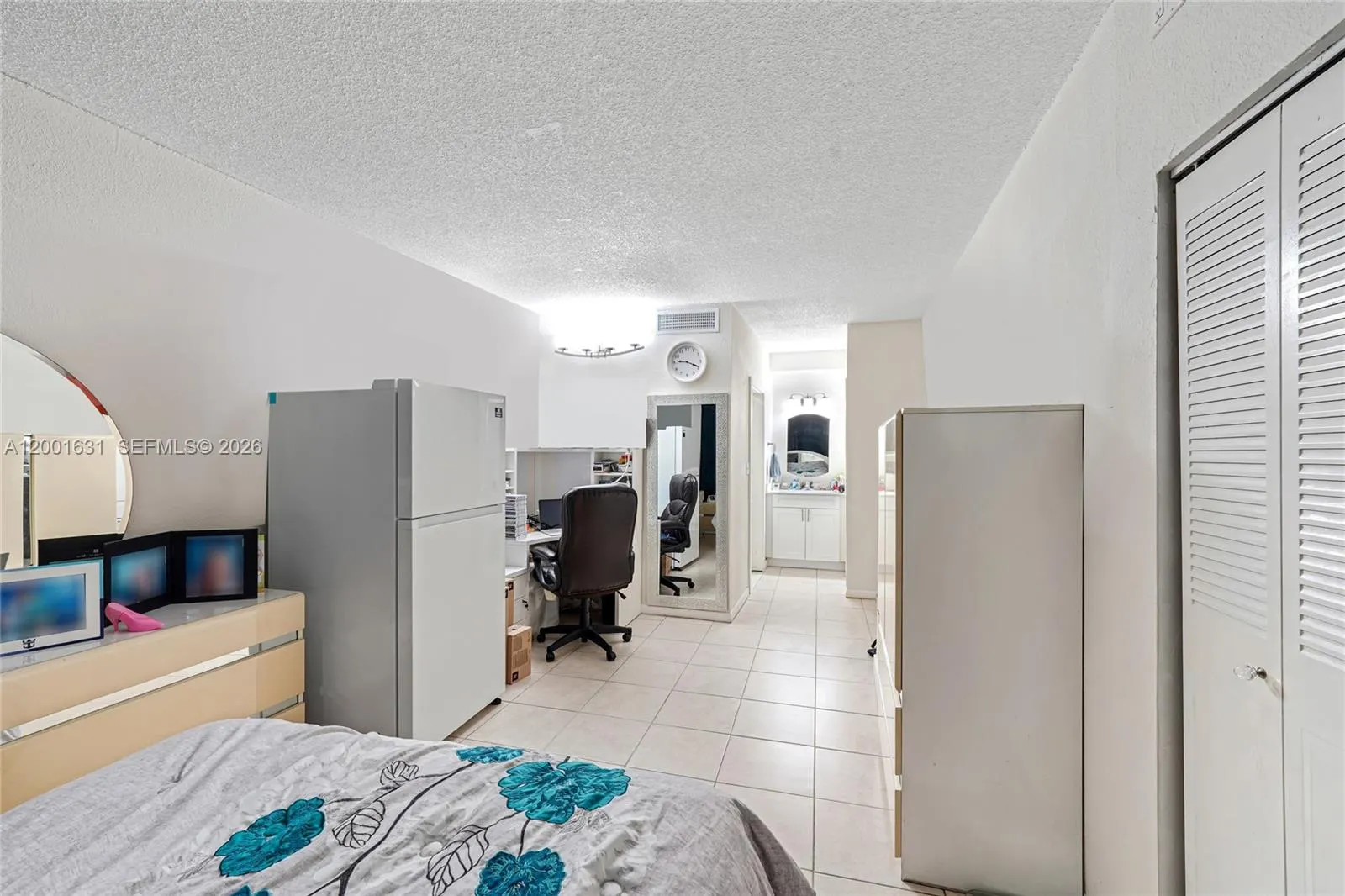 1305 W 53rd Street #429