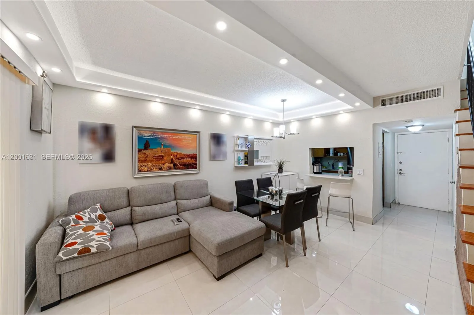 1305 W 53rd Street #429