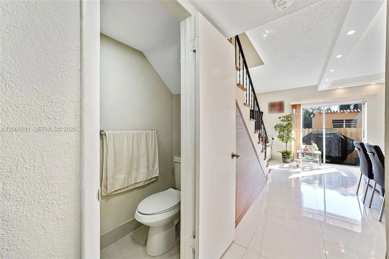 1305 W 53rd Street #429