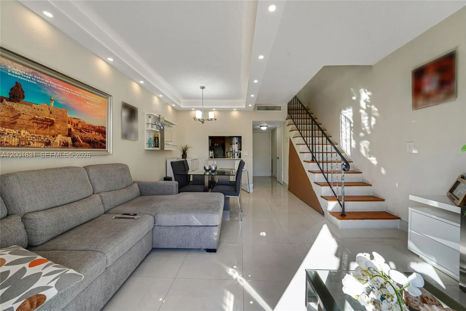 1305 W 53rd Street #429