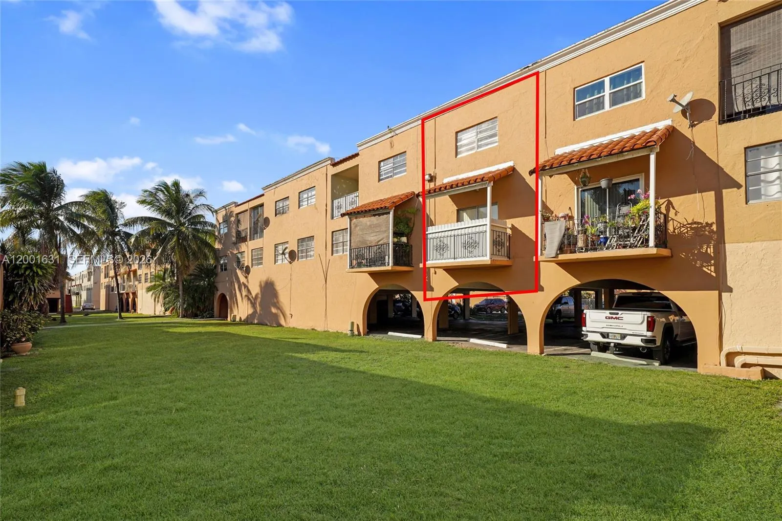 1305 W 53rd Street #429