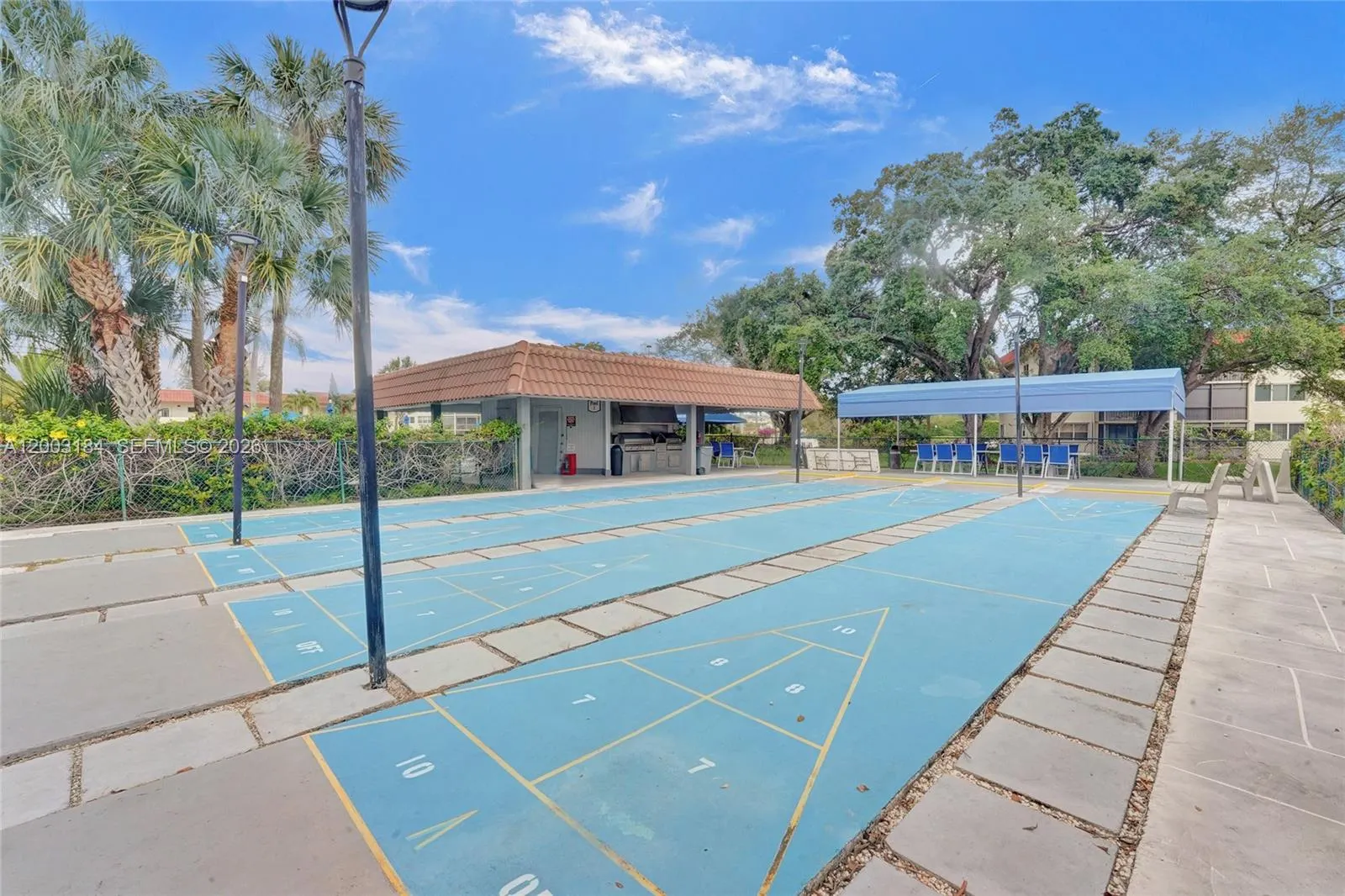 811 S Hollybrook Drive #207