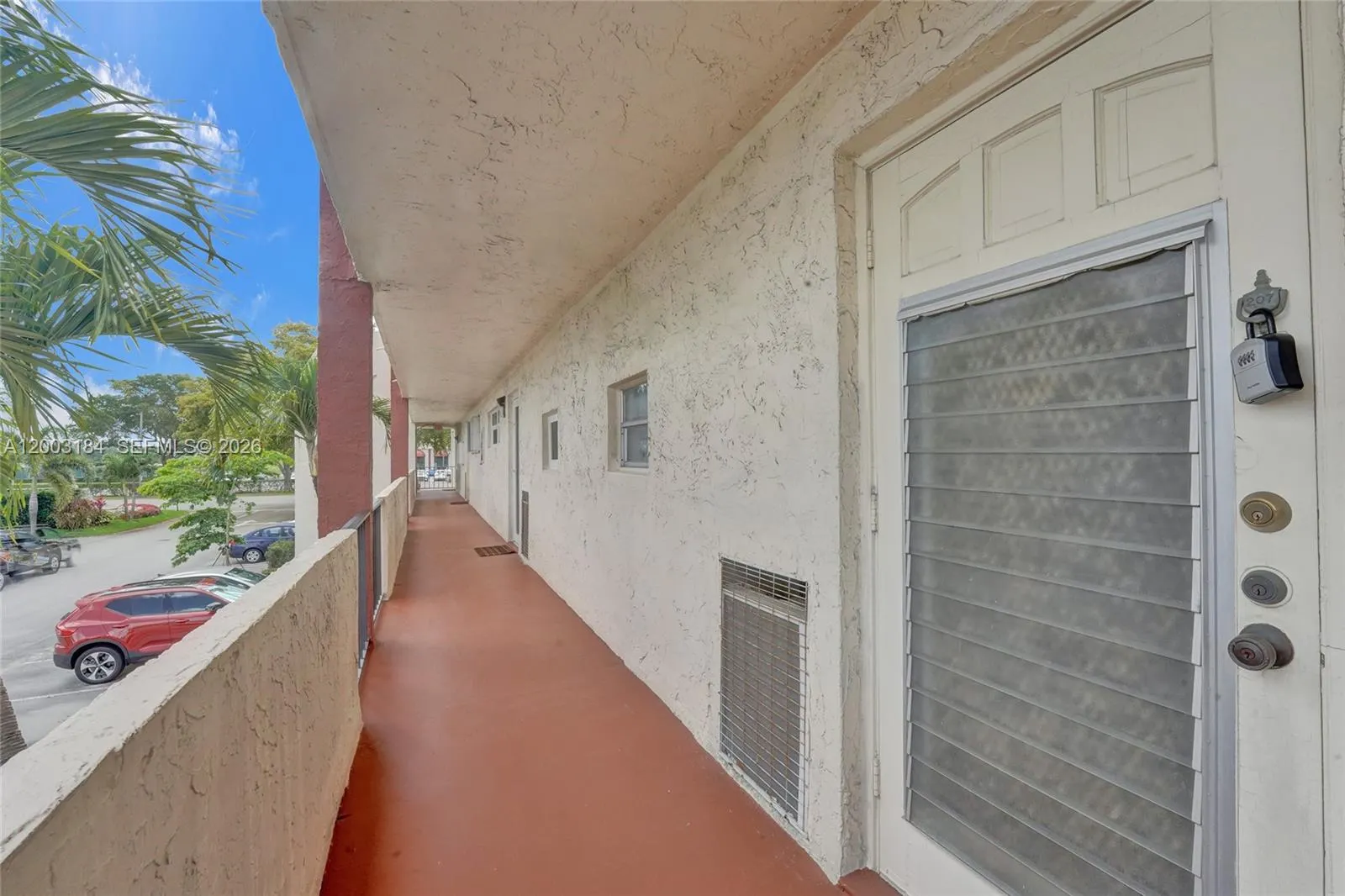 811 S Hollybrook Drive #207