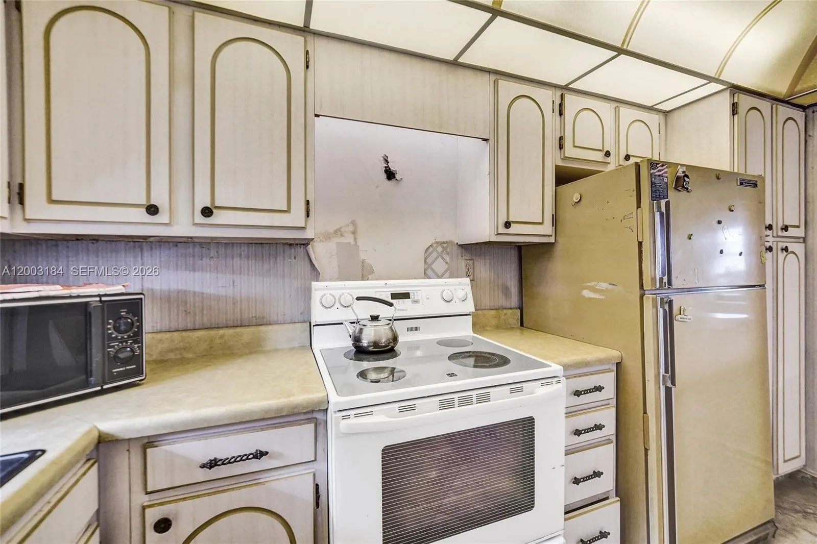 811 S Hollybrook Drive #207