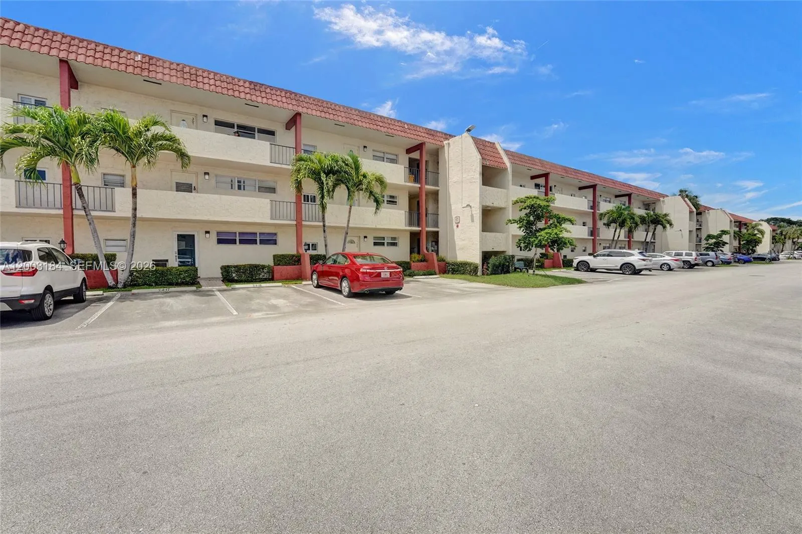 811 S Hollybrook Drive #207