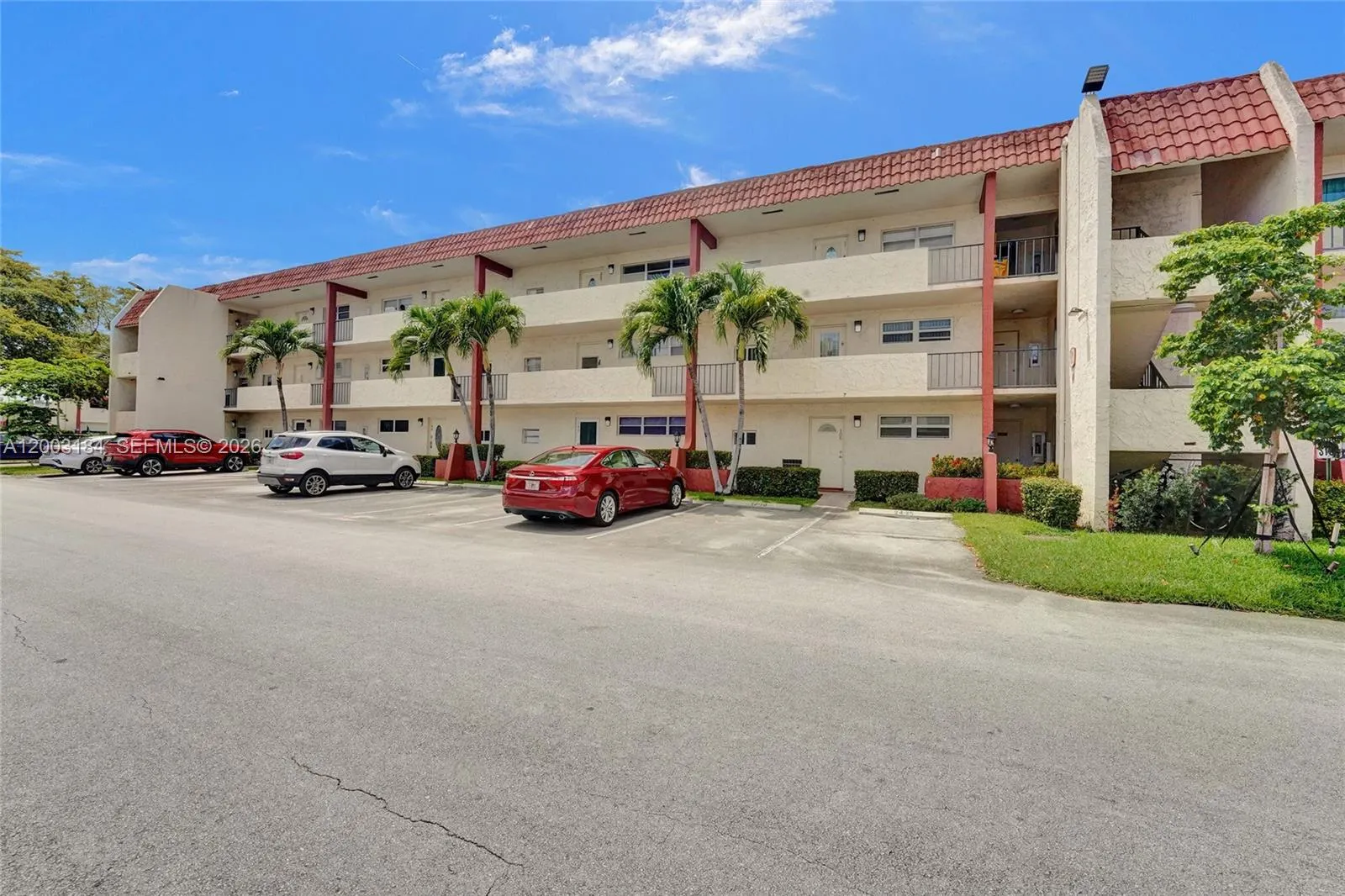 811 S Hollybrook Drive #207