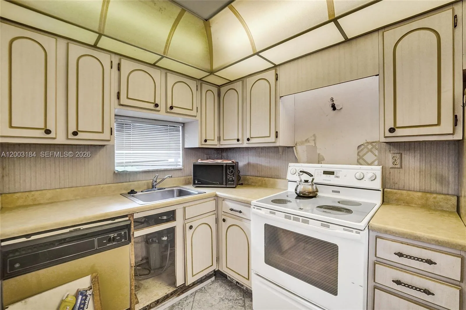 811 S Hollybrook Drive #207