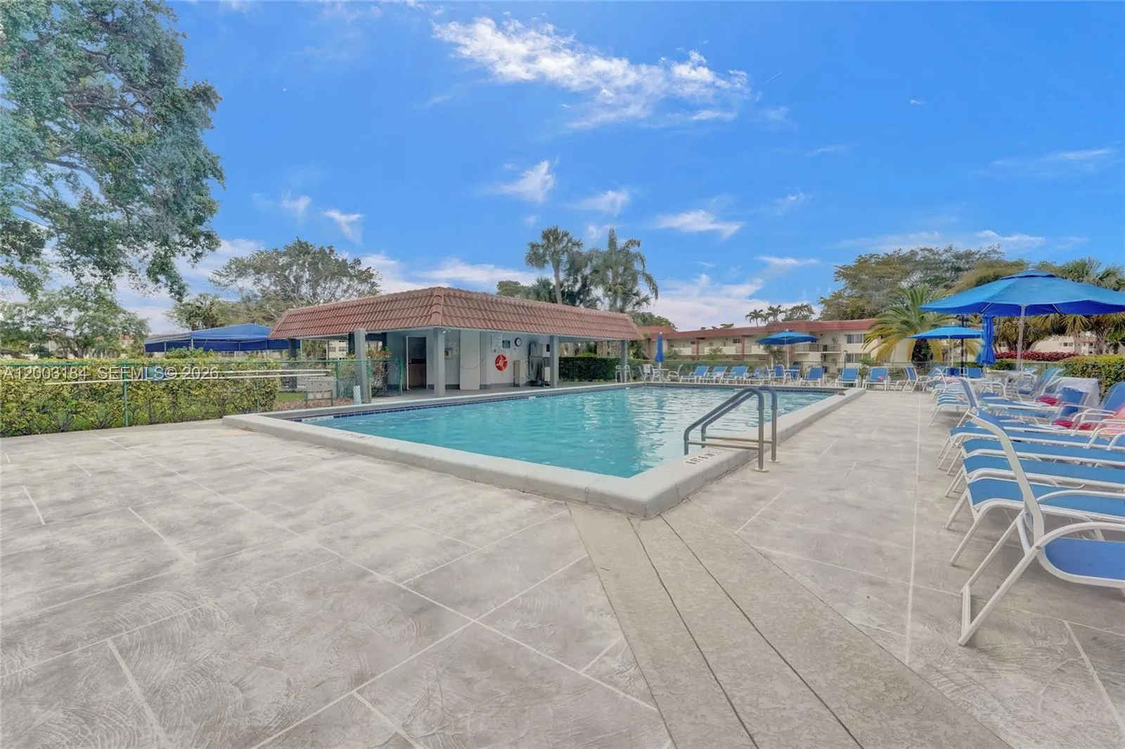 811 S Hollybrook Drive #207