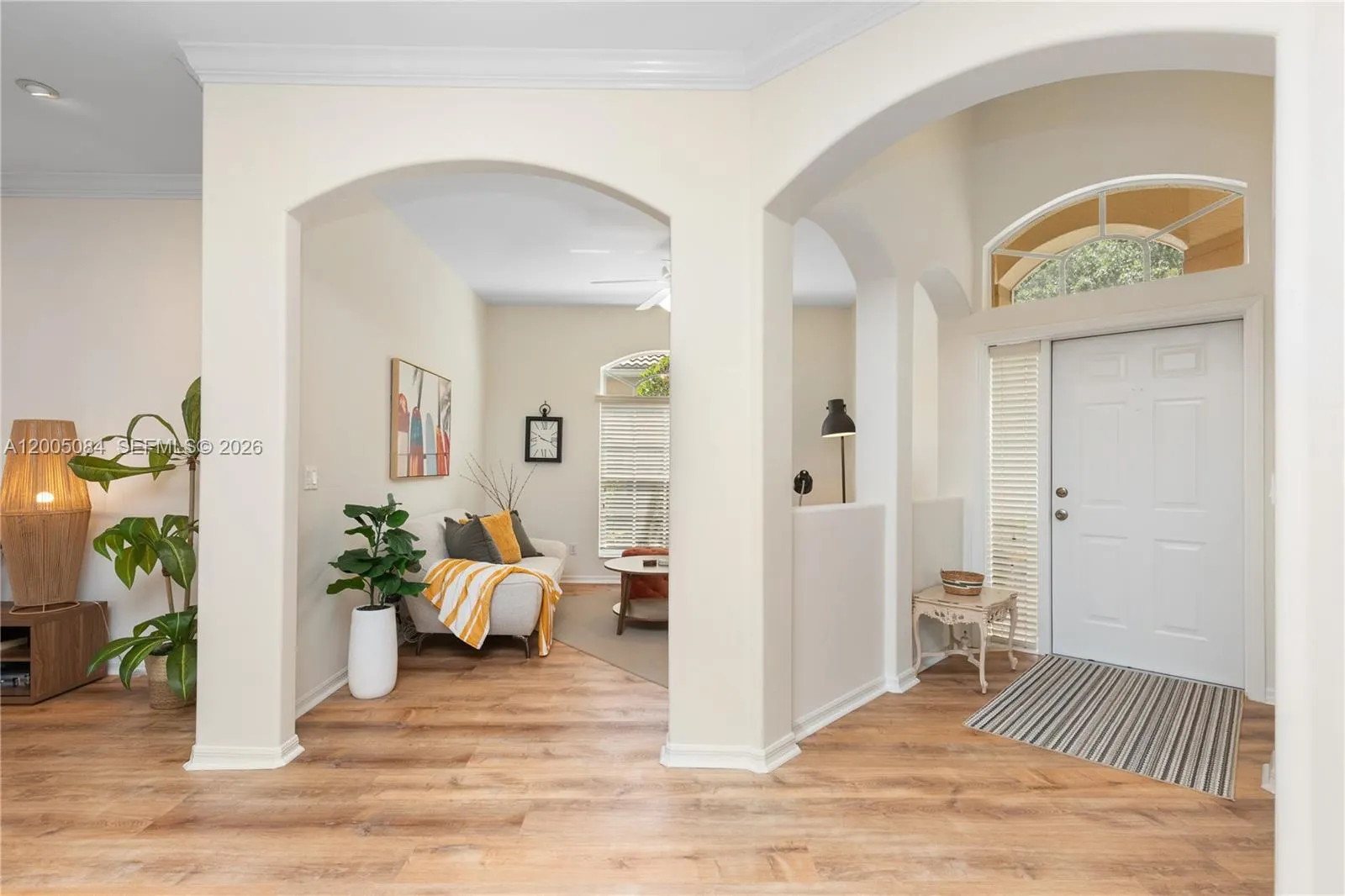 1896 Crestview Way