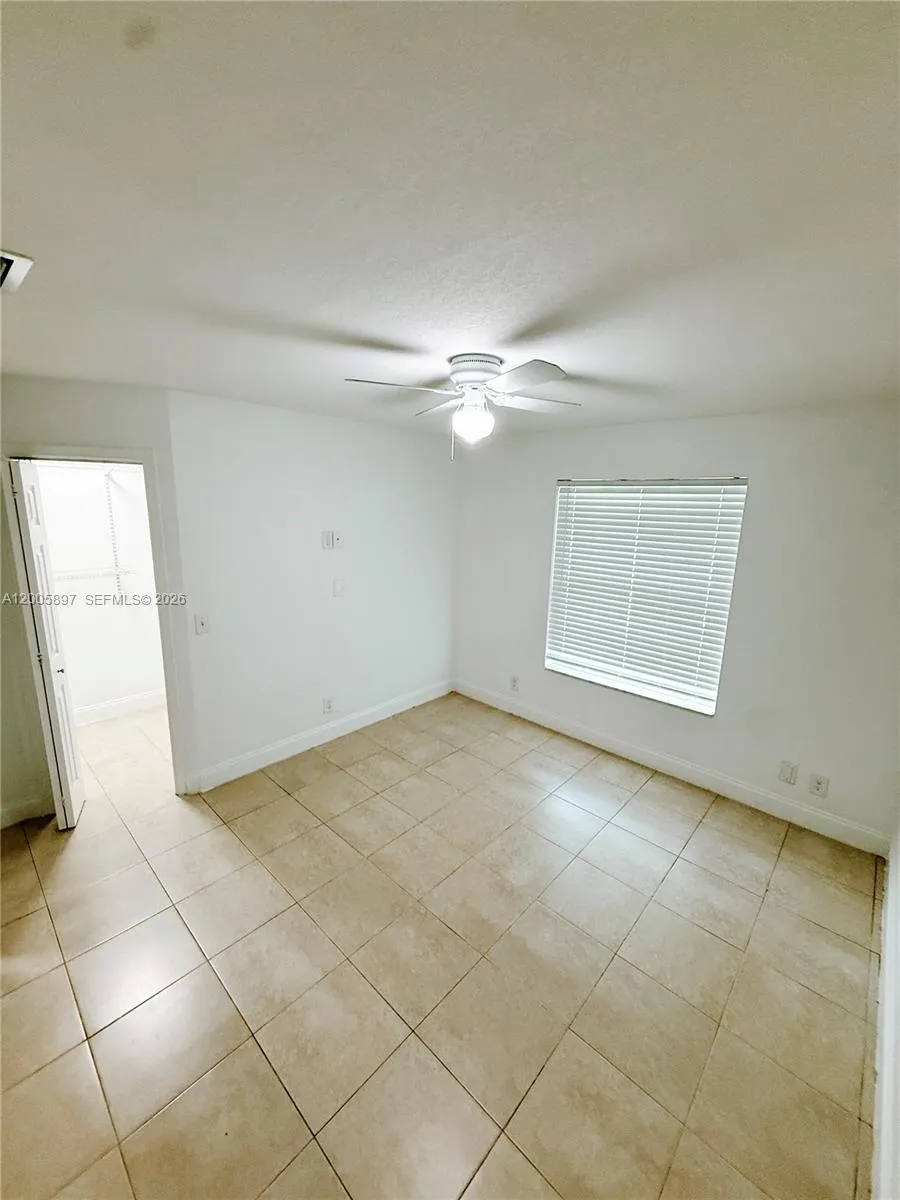 4259 Royal Banyan Way #B