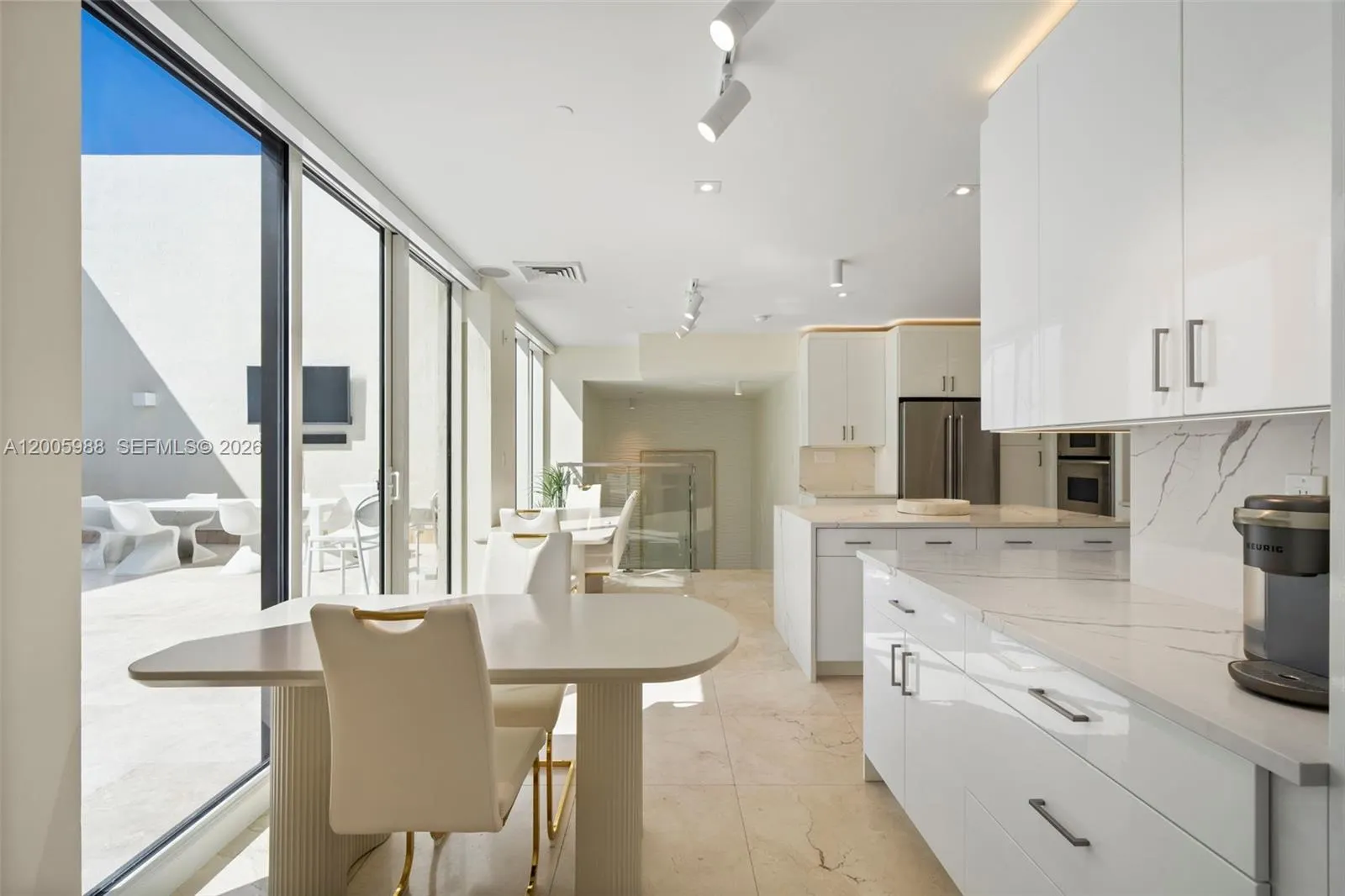1830 S Ocean Drive #5103