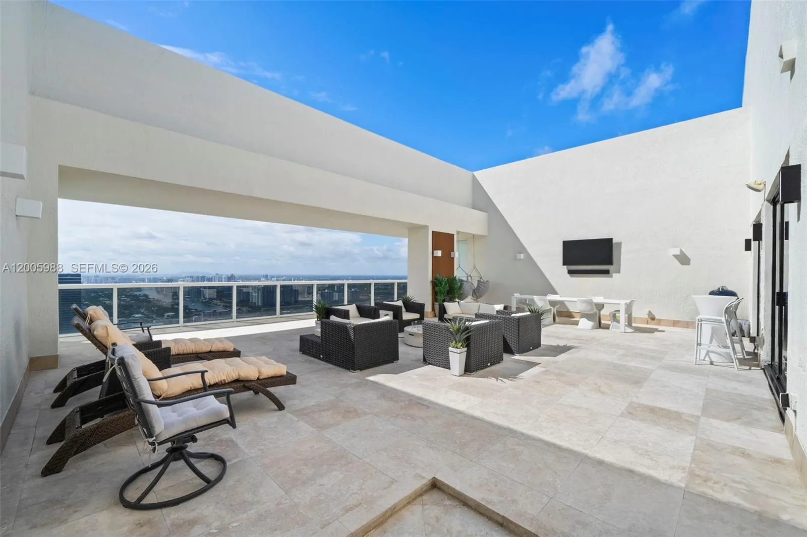 1830 S Ocean Drive #5103