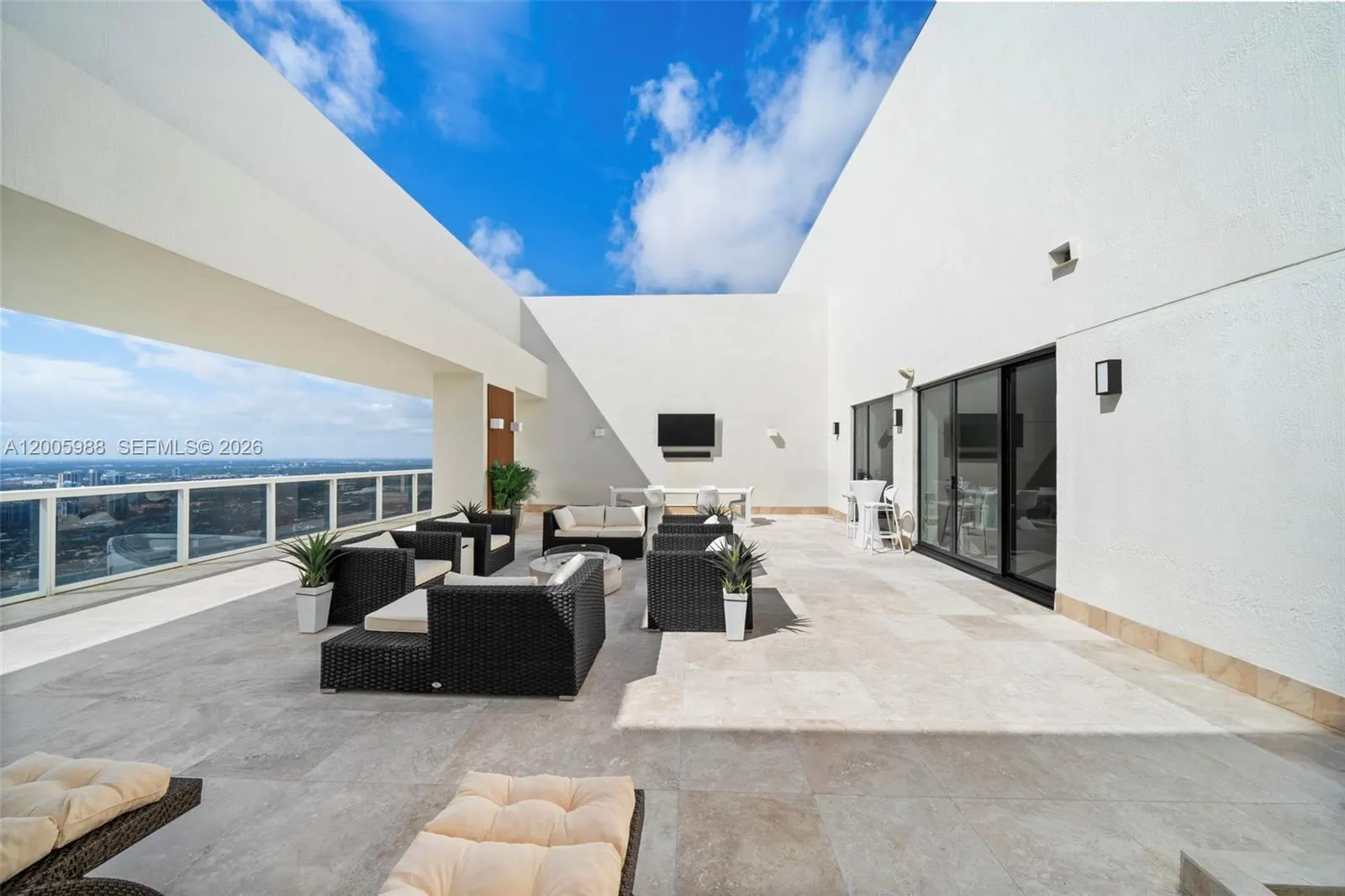 1830 S Ocean Drive #5103