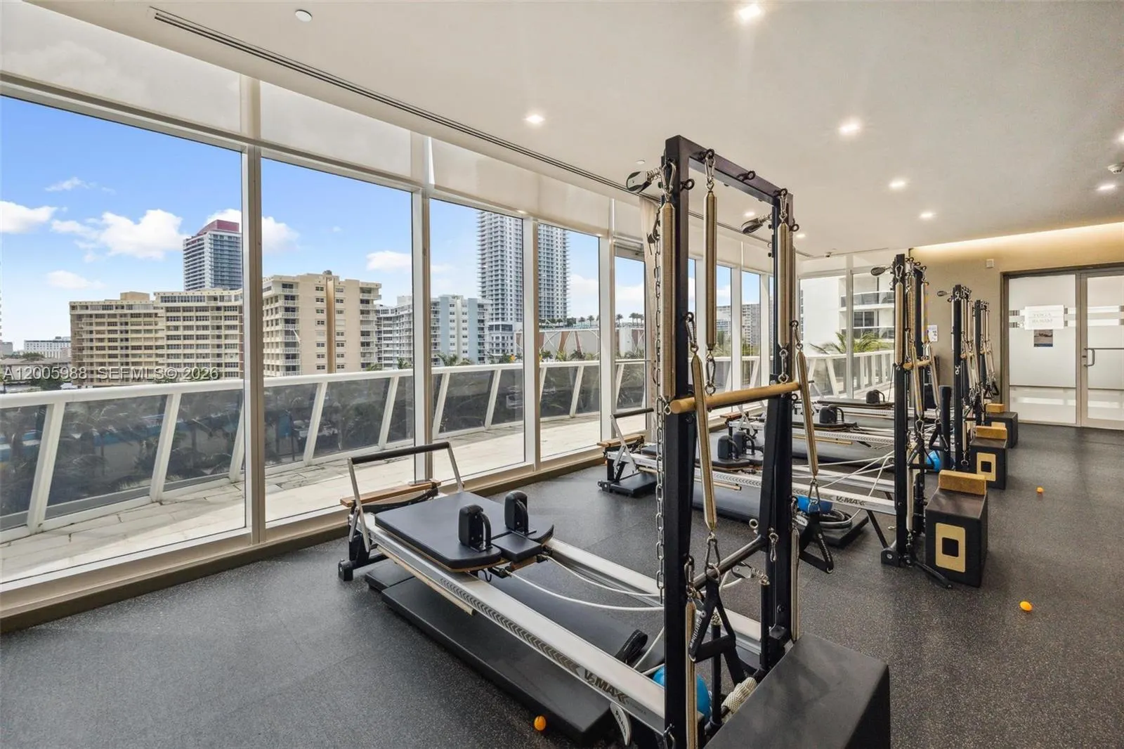 1830 S Ocean Drive #5103
