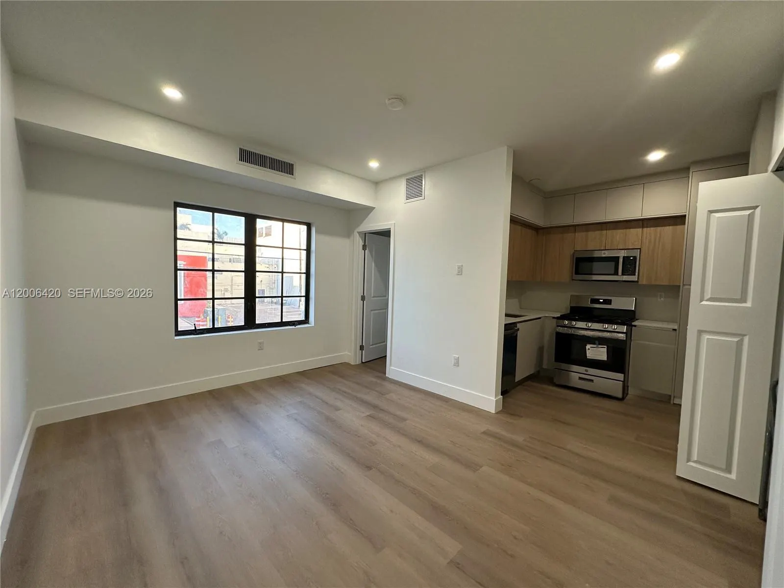 1619 Jefferson Avenue #206
