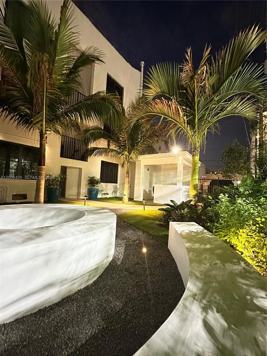 1619 Jefferson Avenue #206