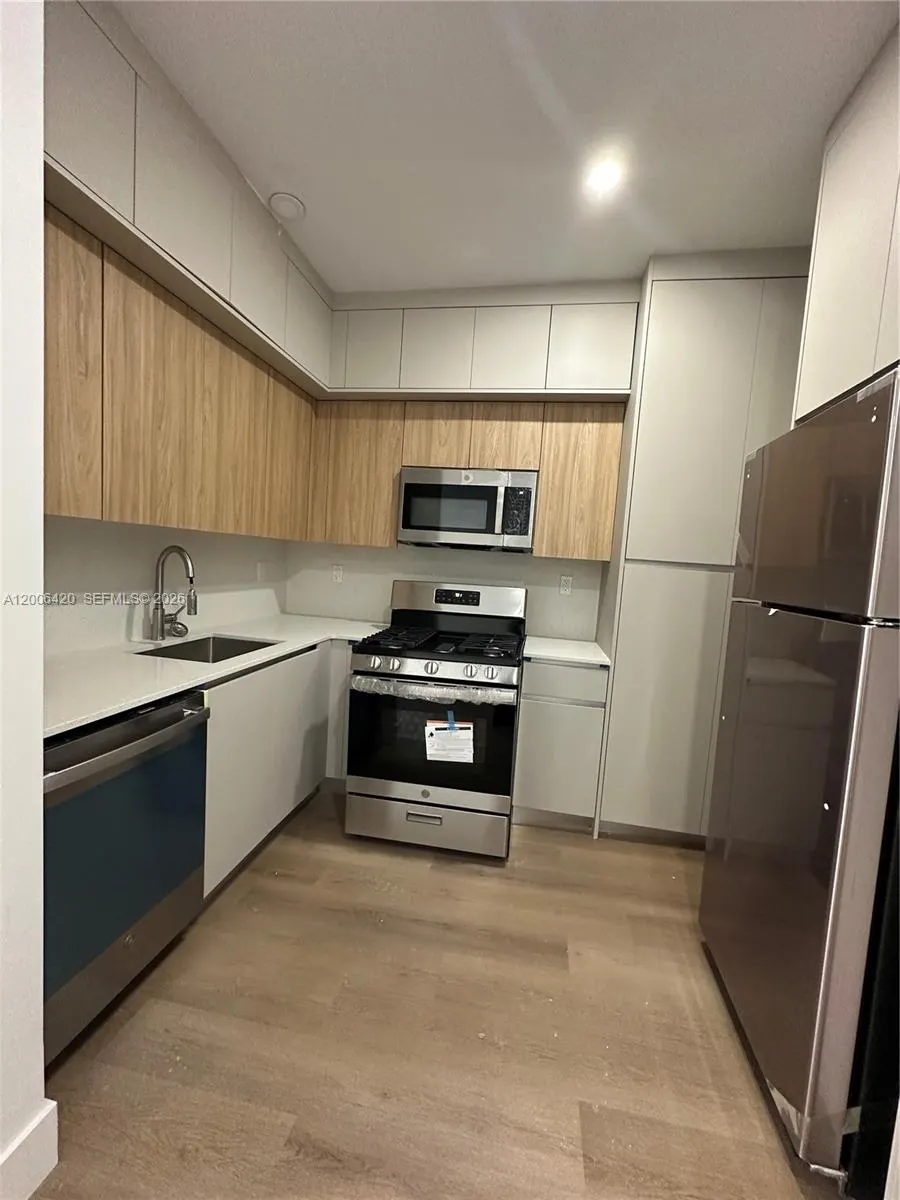 1619 Jefferson Avenue #206
