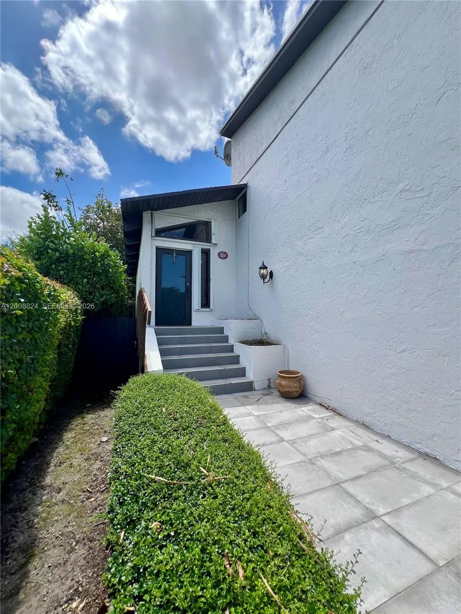 3610 SW 113th Place