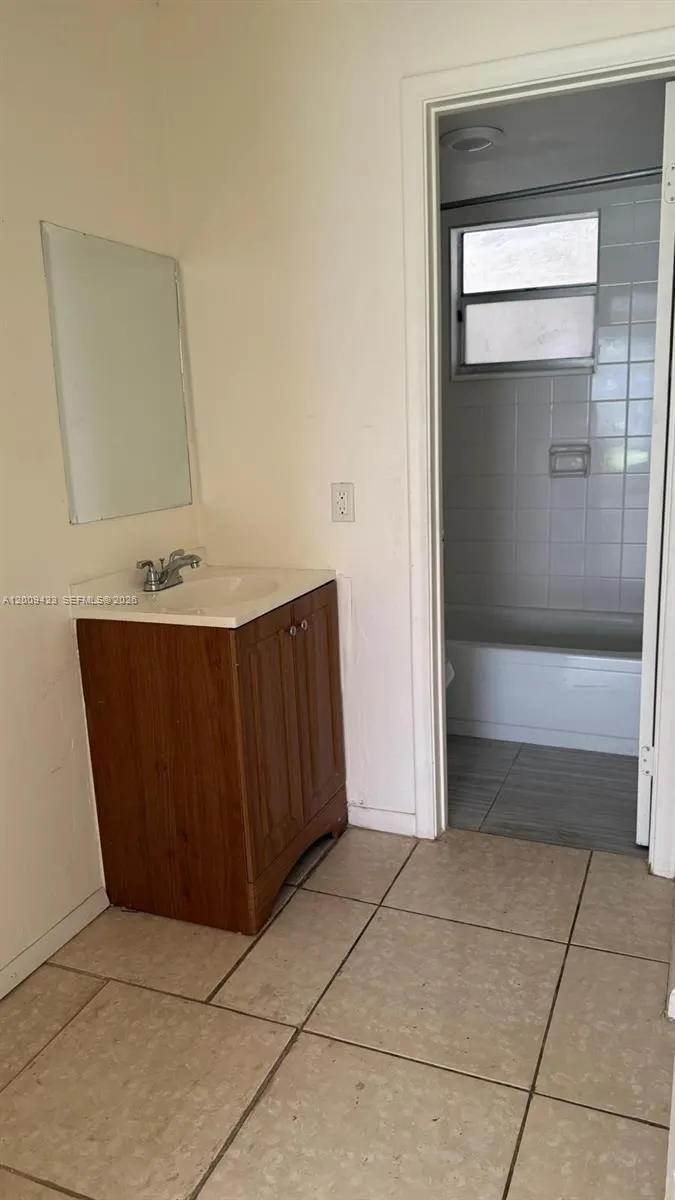 3774 Inverrary Boulevard #105P