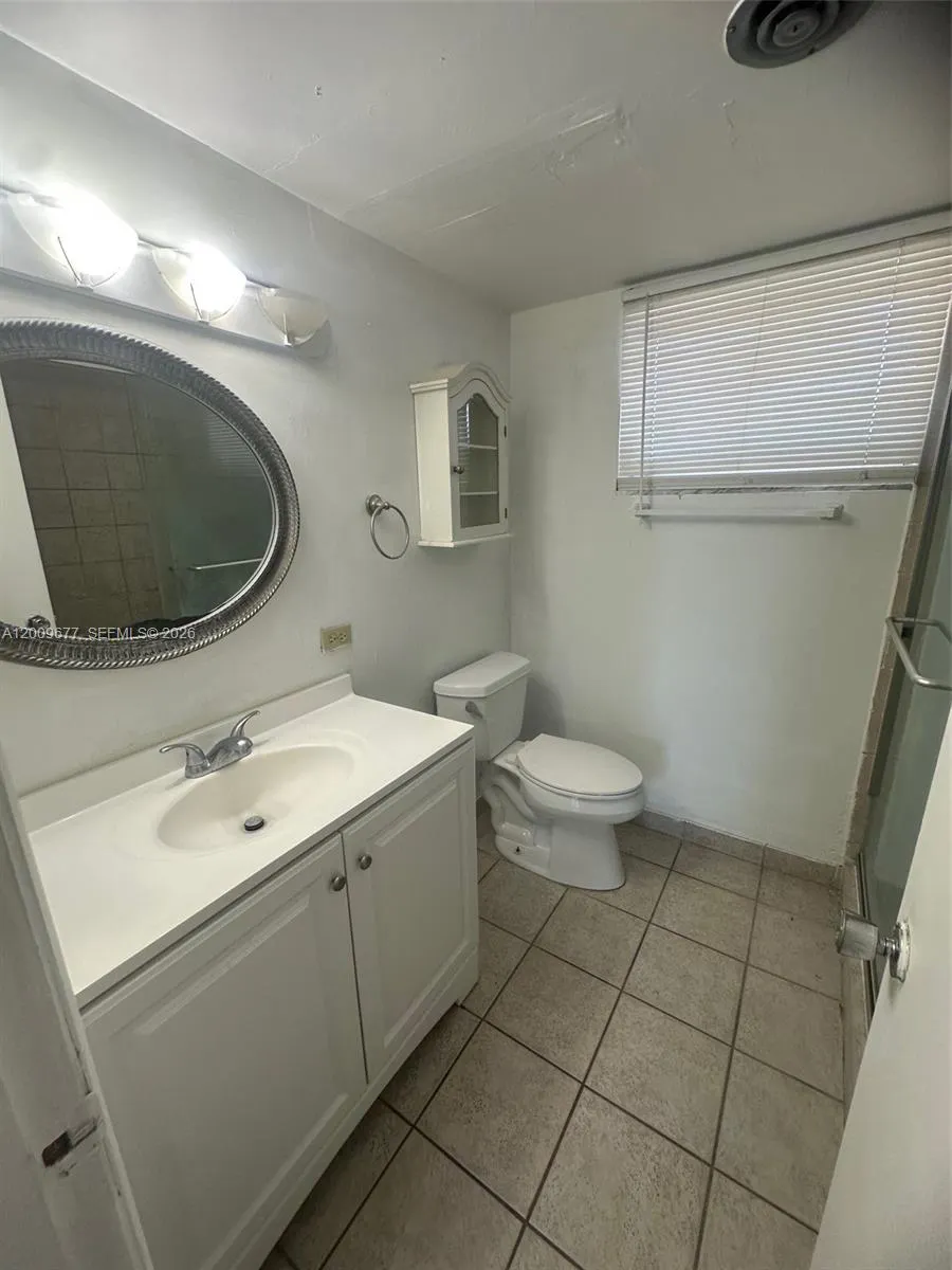 1530 NE 191st Street #205