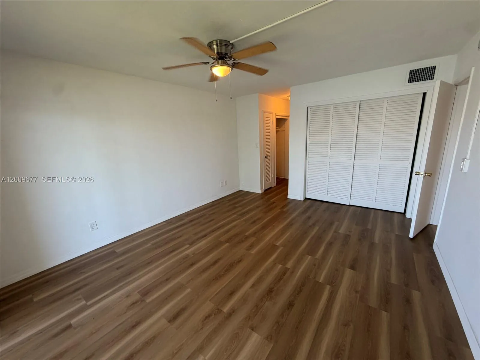 1530 NE 191st Street #205