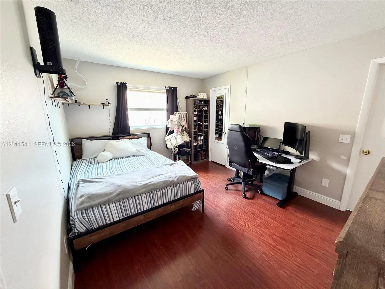 143 Valley Circle