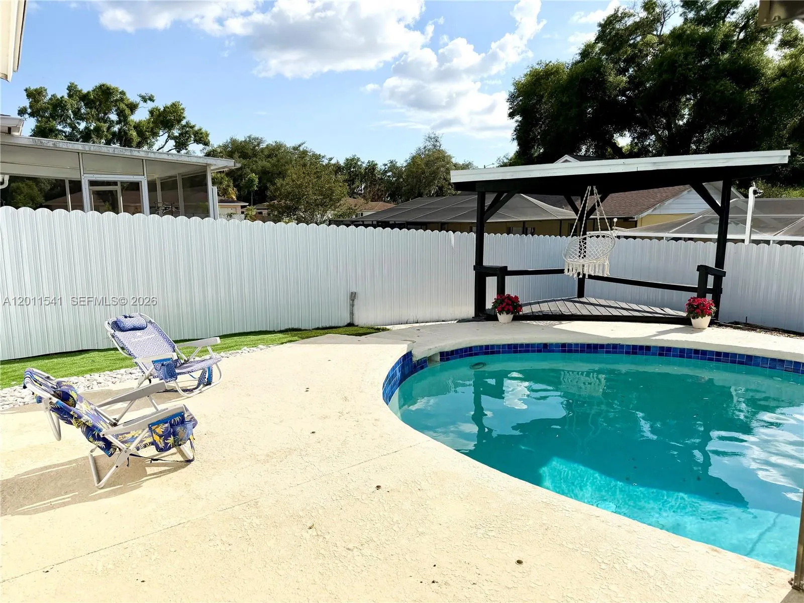 143 Valley Circle