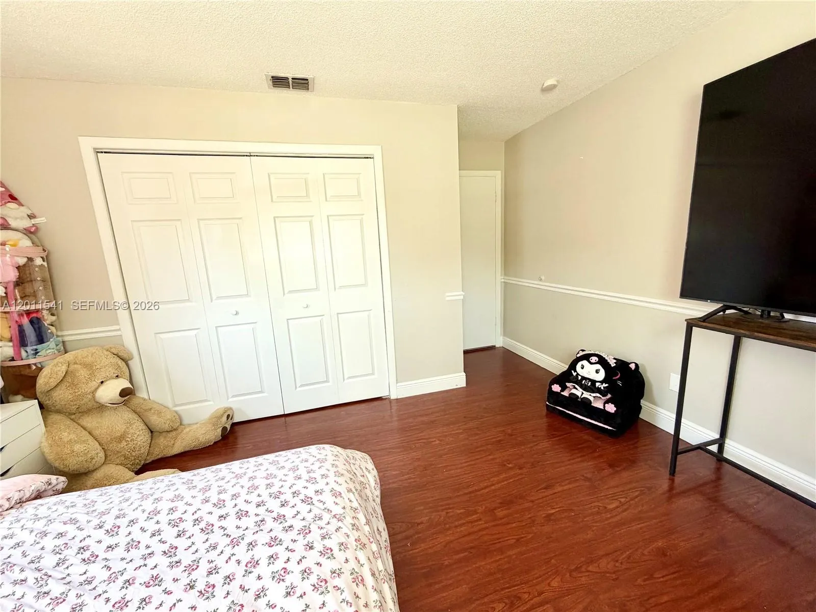 143 Valley Circle