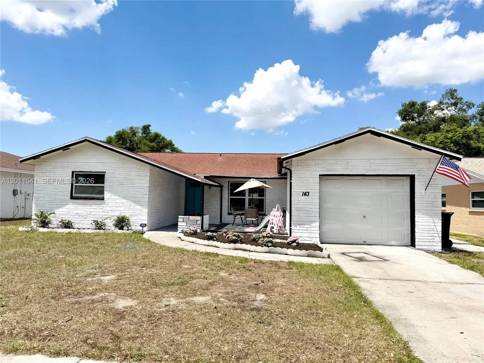 143 Valley Circle