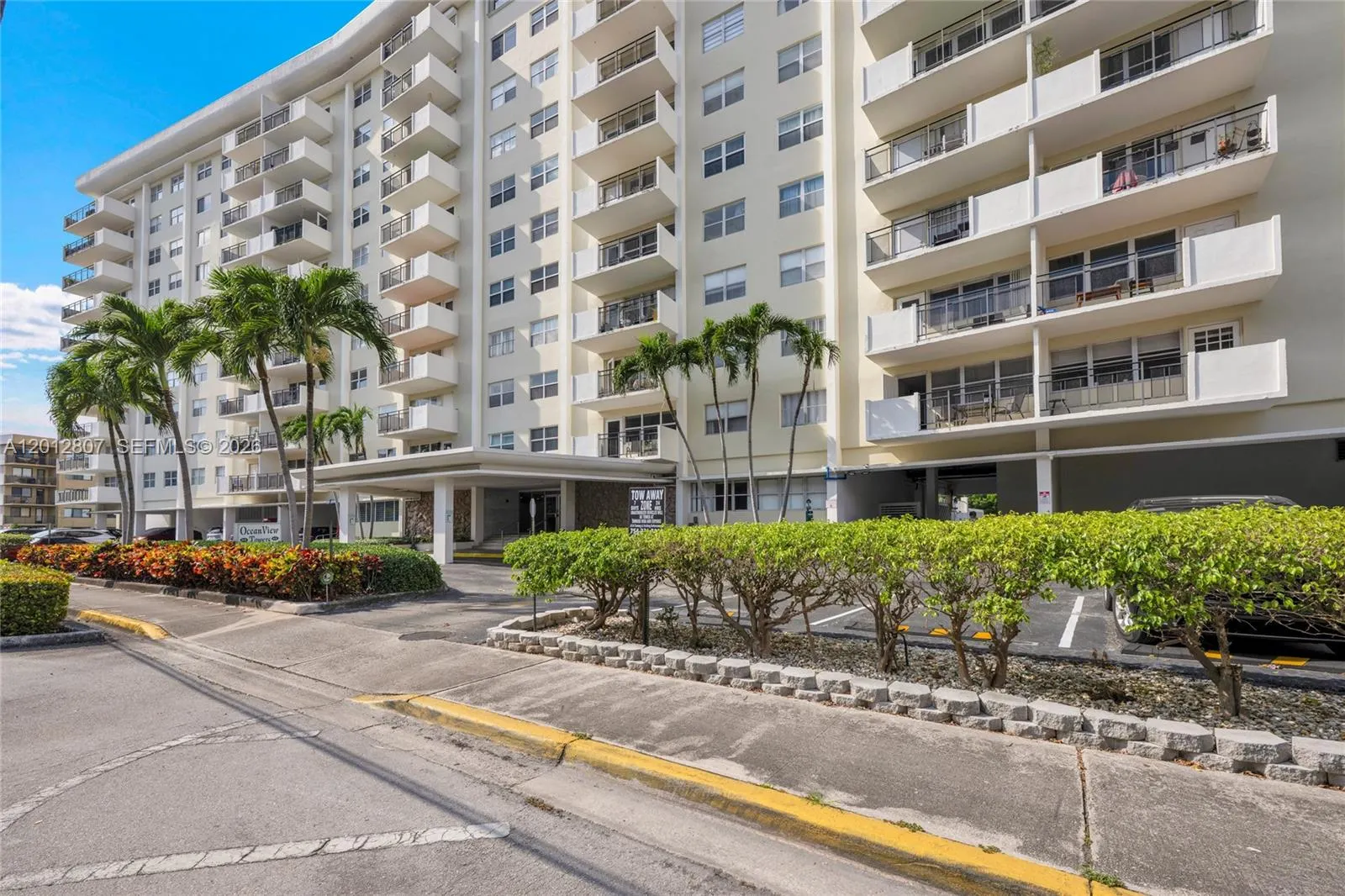 401 Golden Isles Drive #712