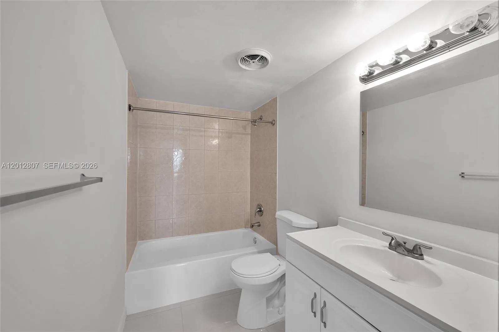 401 Golden Isles Drive #712