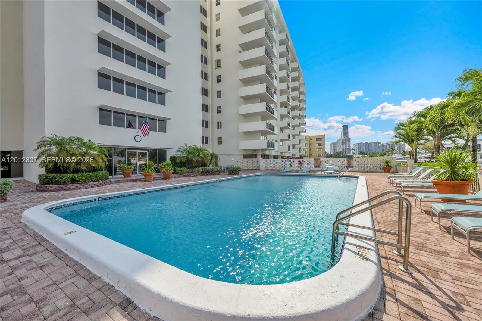 401 Golden Isles Drive #712