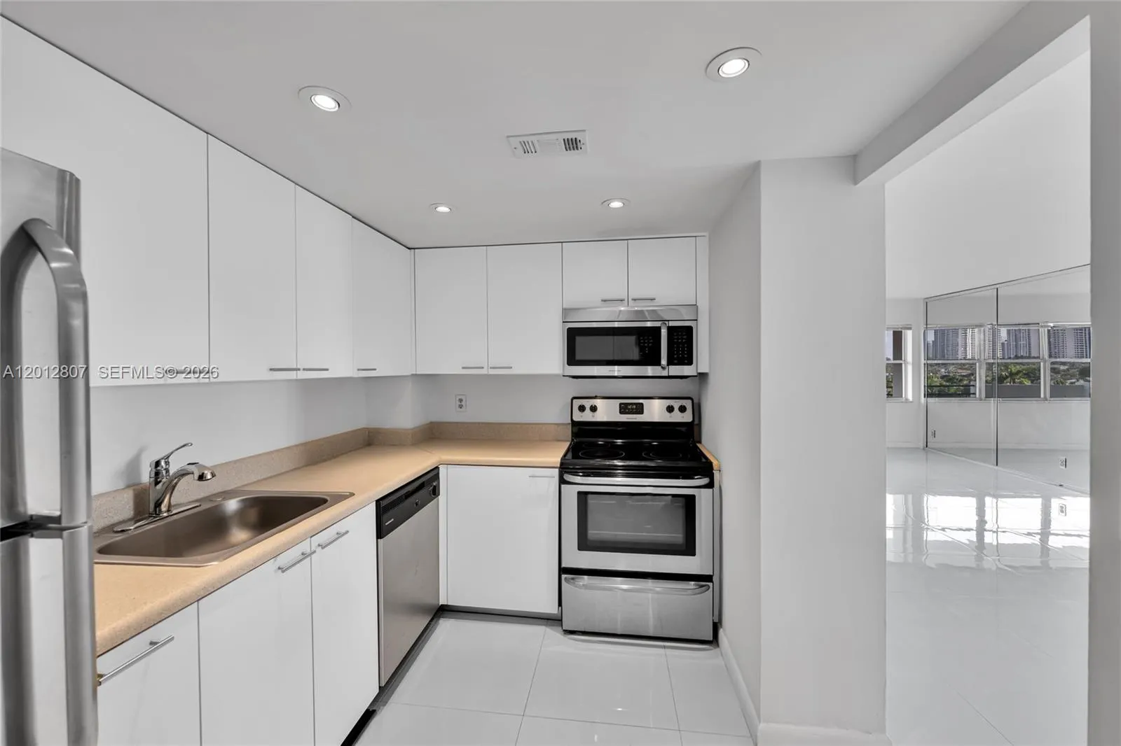 401 Golden Isles Drive #712