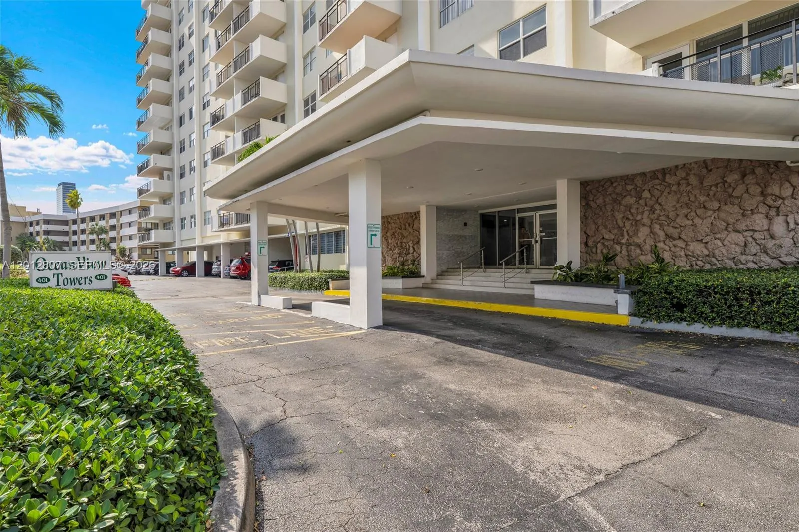 401 Golden Isles Drive #712