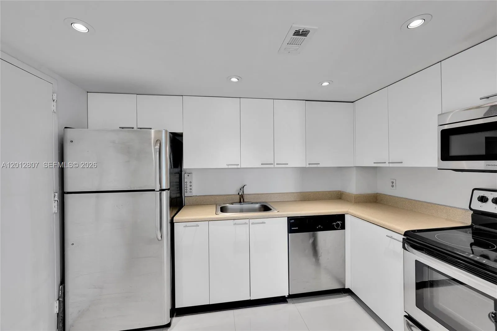 401 Golden Isles Drive #712