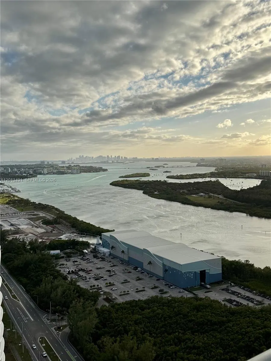 15811 Collins Avenue #2703