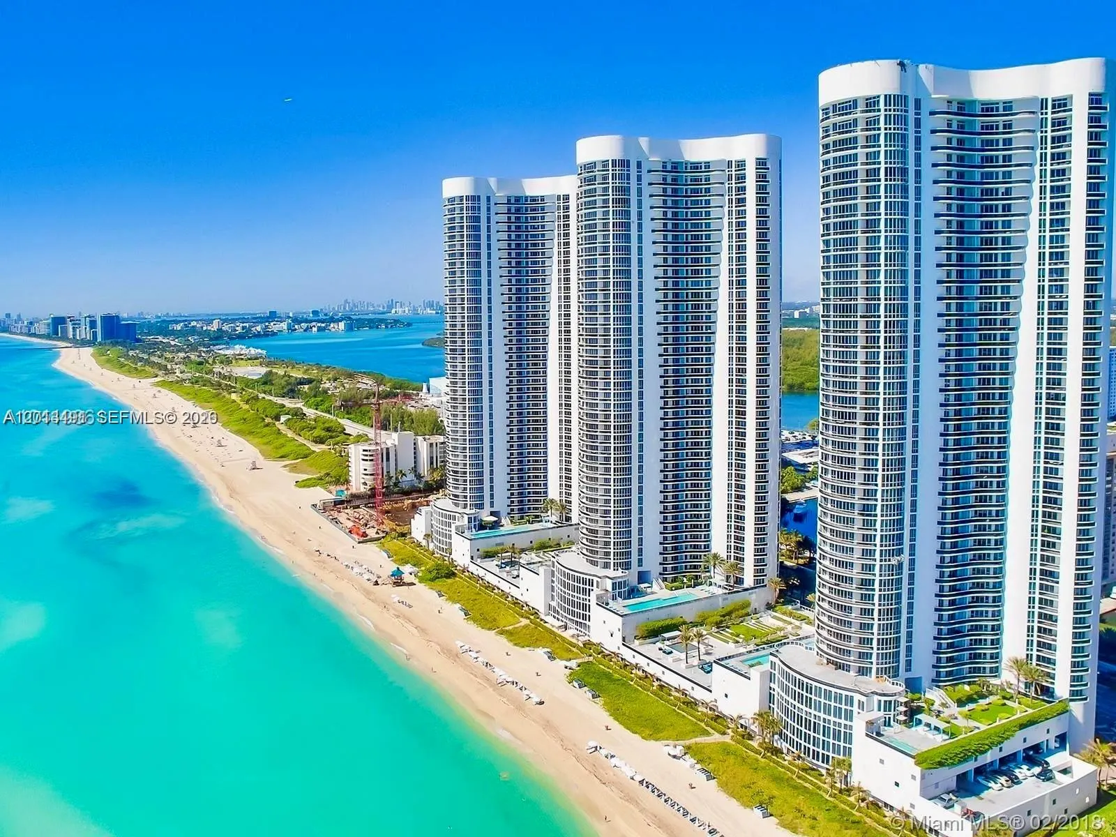 15811 Collins Avenue #2703