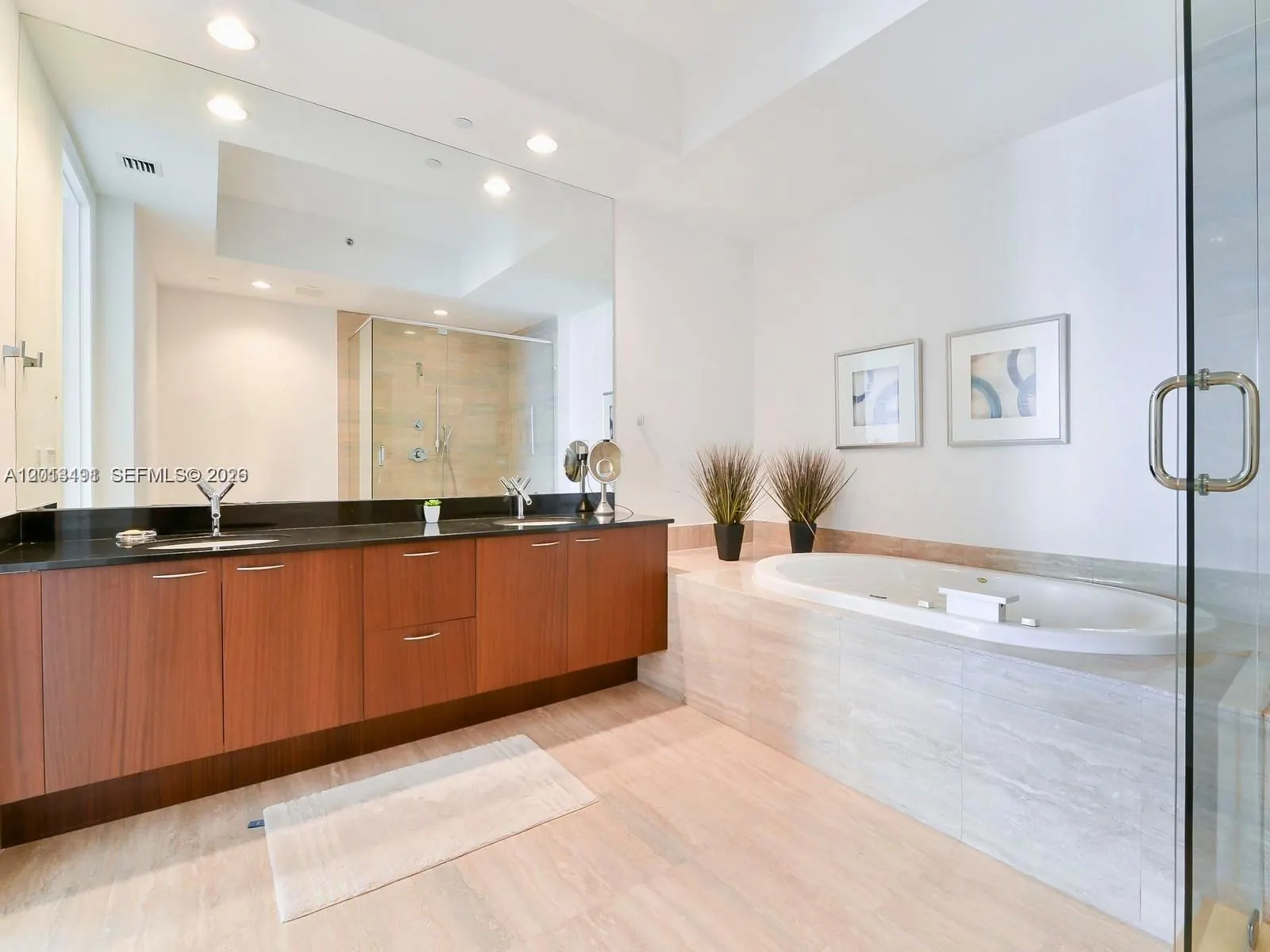 15811 Collins Avenue #2703