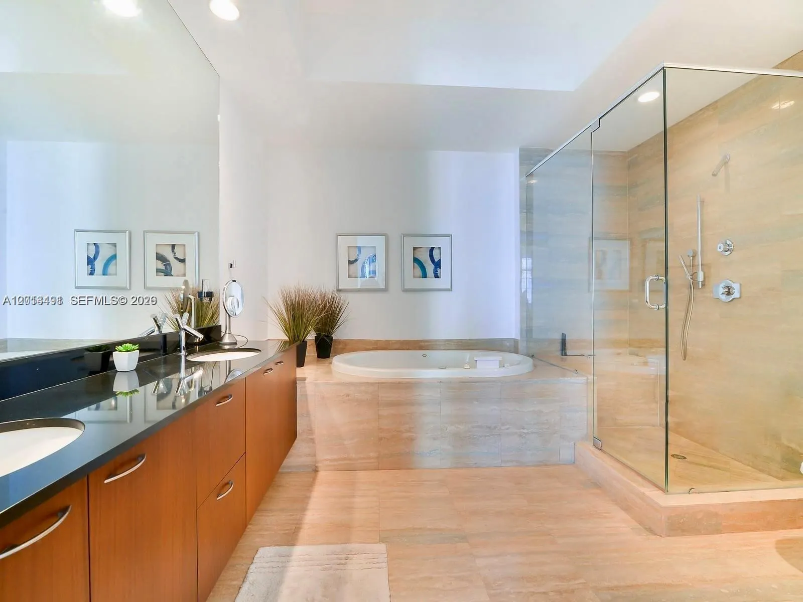 15811 Collins Avenue #2703